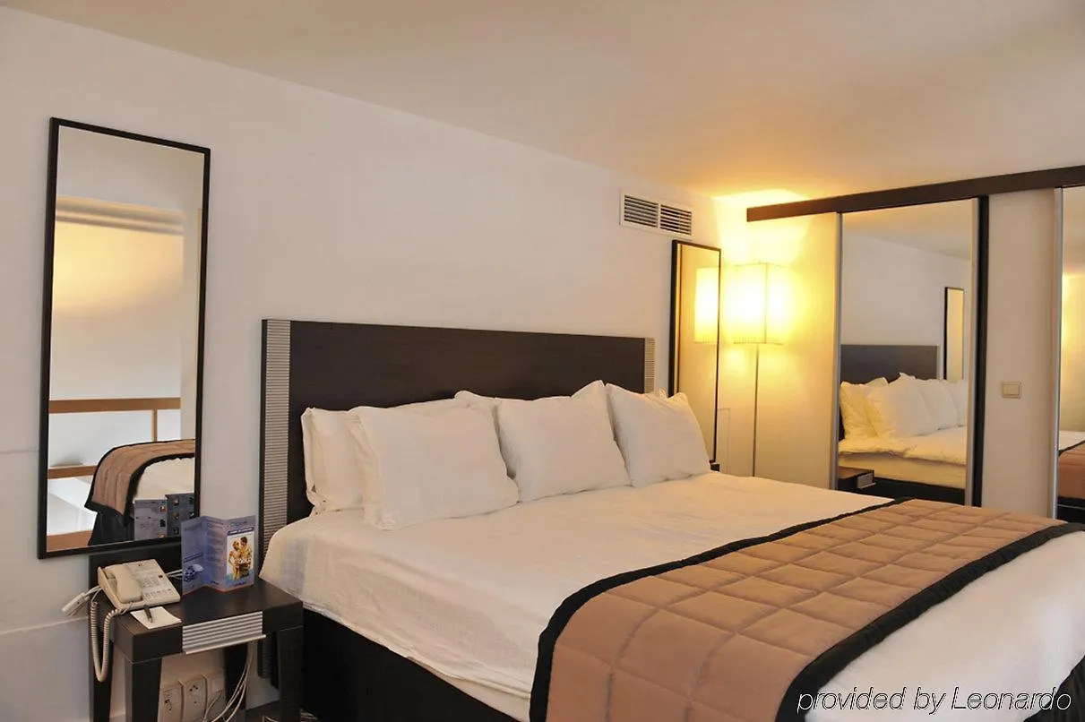 Progress Hotel Saint-Josse-ten-Noode 4*,
