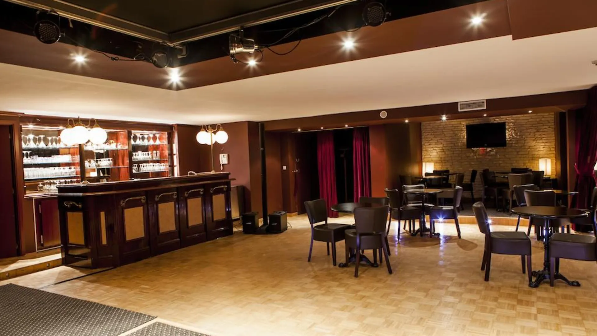 Progress Hotel Saint-Josse-ten-Noode 4*,