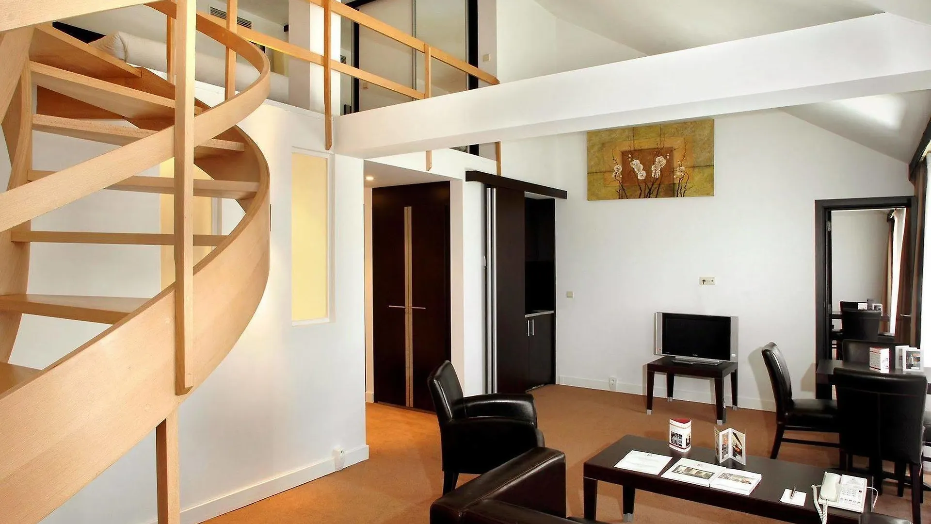 Progress Hotel Saint-Josse-ten-Noode 4*,